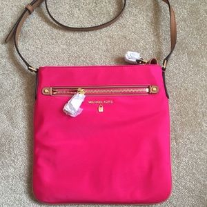 MICHAEL KORS NYLON KELSEY